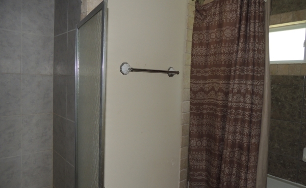 27 Main Bathroom (extra shower)