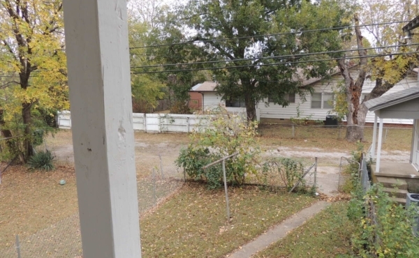 03 View of Yard from Entry